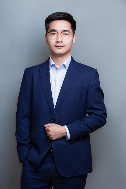 雷晓琼 艺术总监 & 首席设计师
